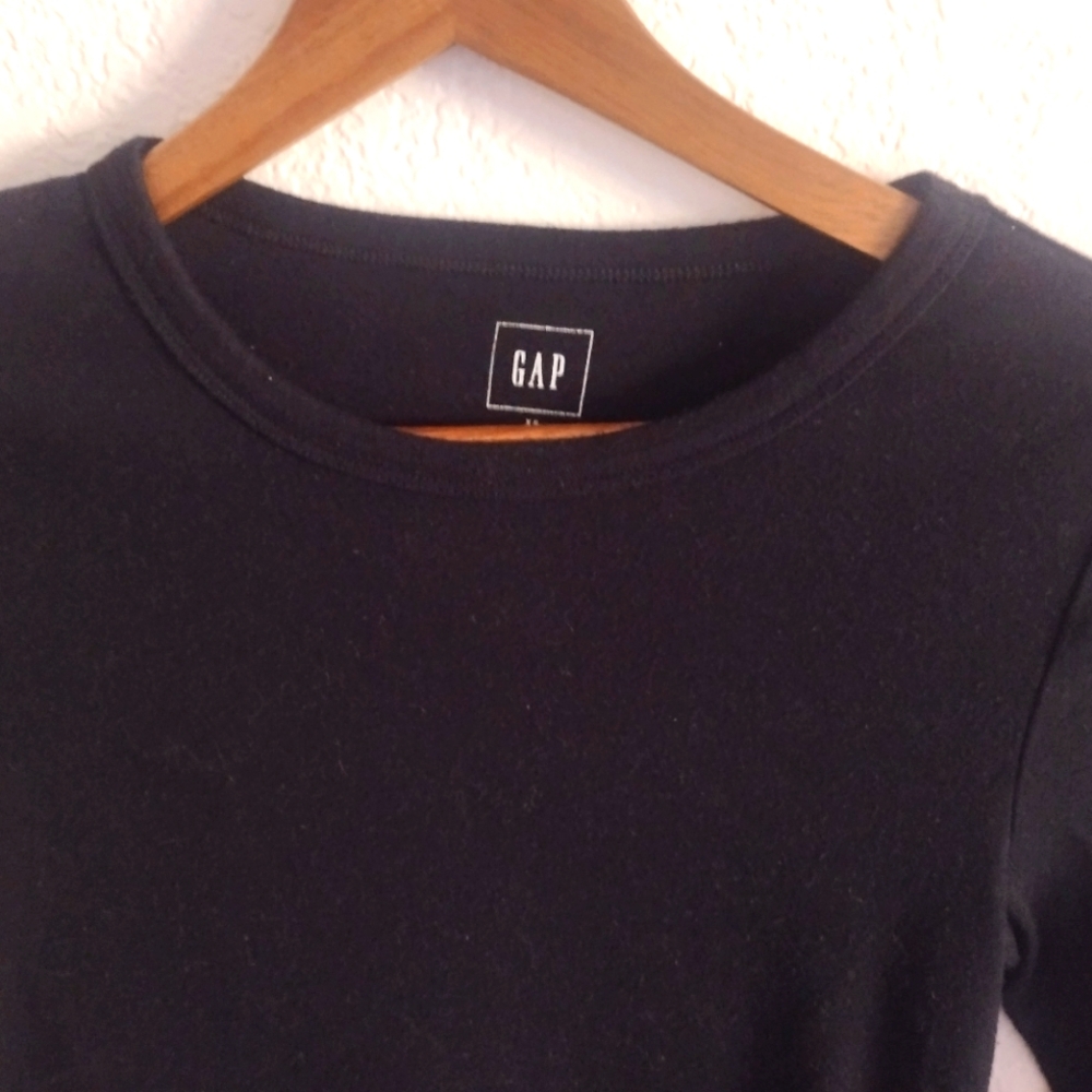3/ $25 GAP Black Long Sleeve Top